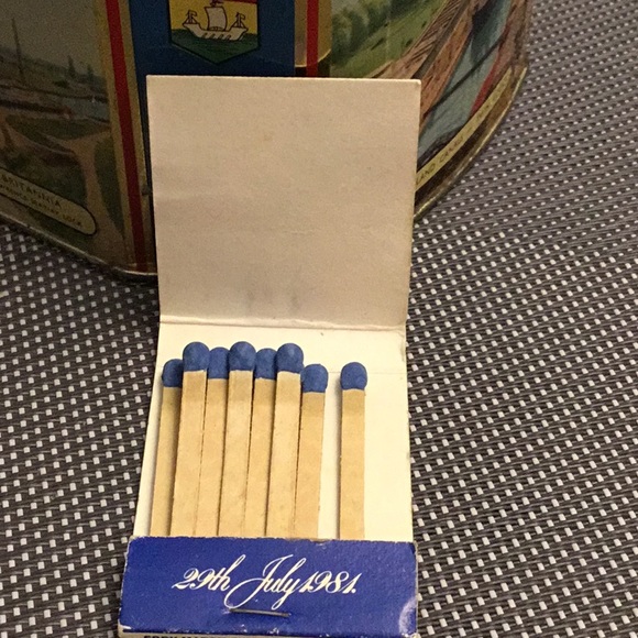 Vintage Royal Tin -collectible - Picture 7 of 8